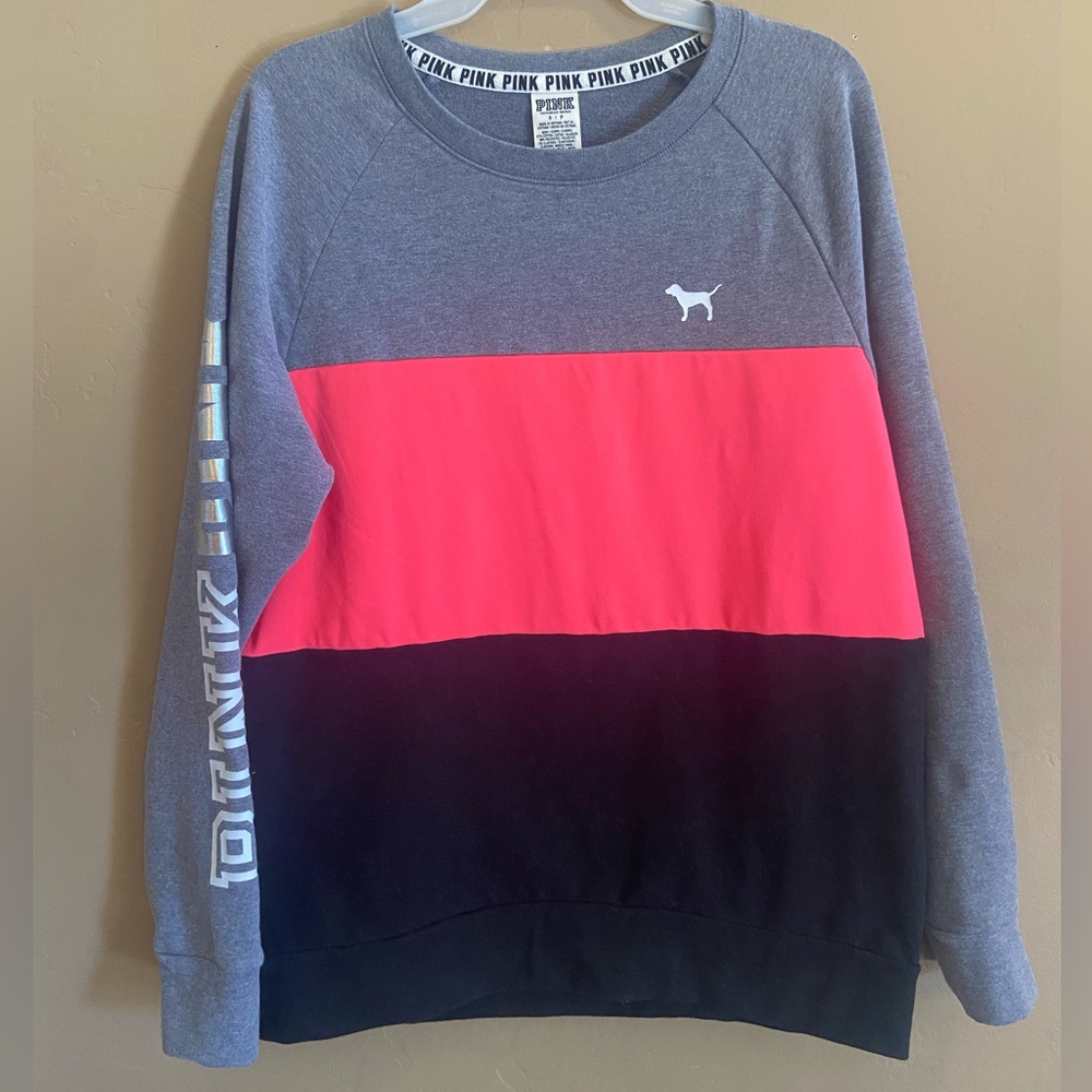 Pink Victoria’s Secret pullover sweatshirt size small oversized
Black pink gray
